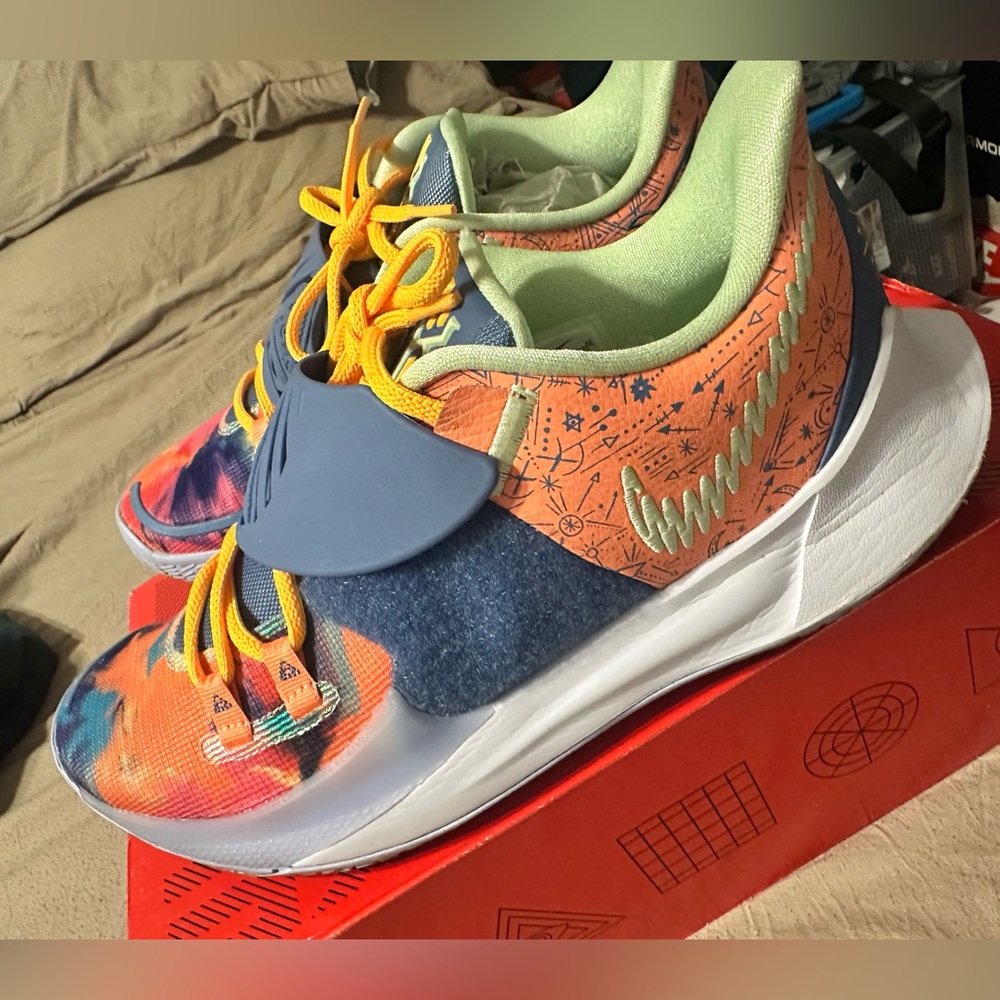 Nike Kyrie 3 Low Tie Dye